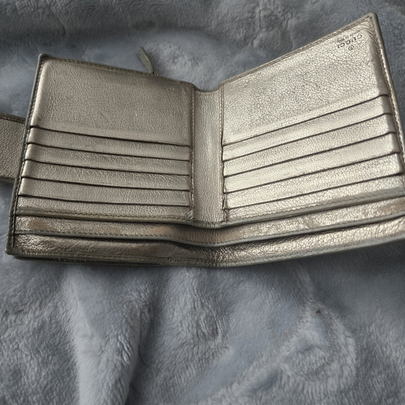 Abbey Gucci Compact Wallet - Picture 15 of 17